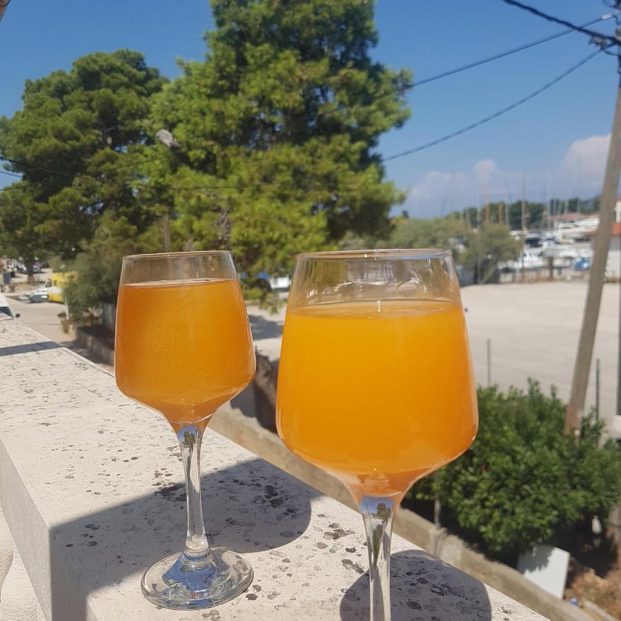 דירות Veli Iž Jardin Kapetanova Kuca מראה חיצוני תמונה