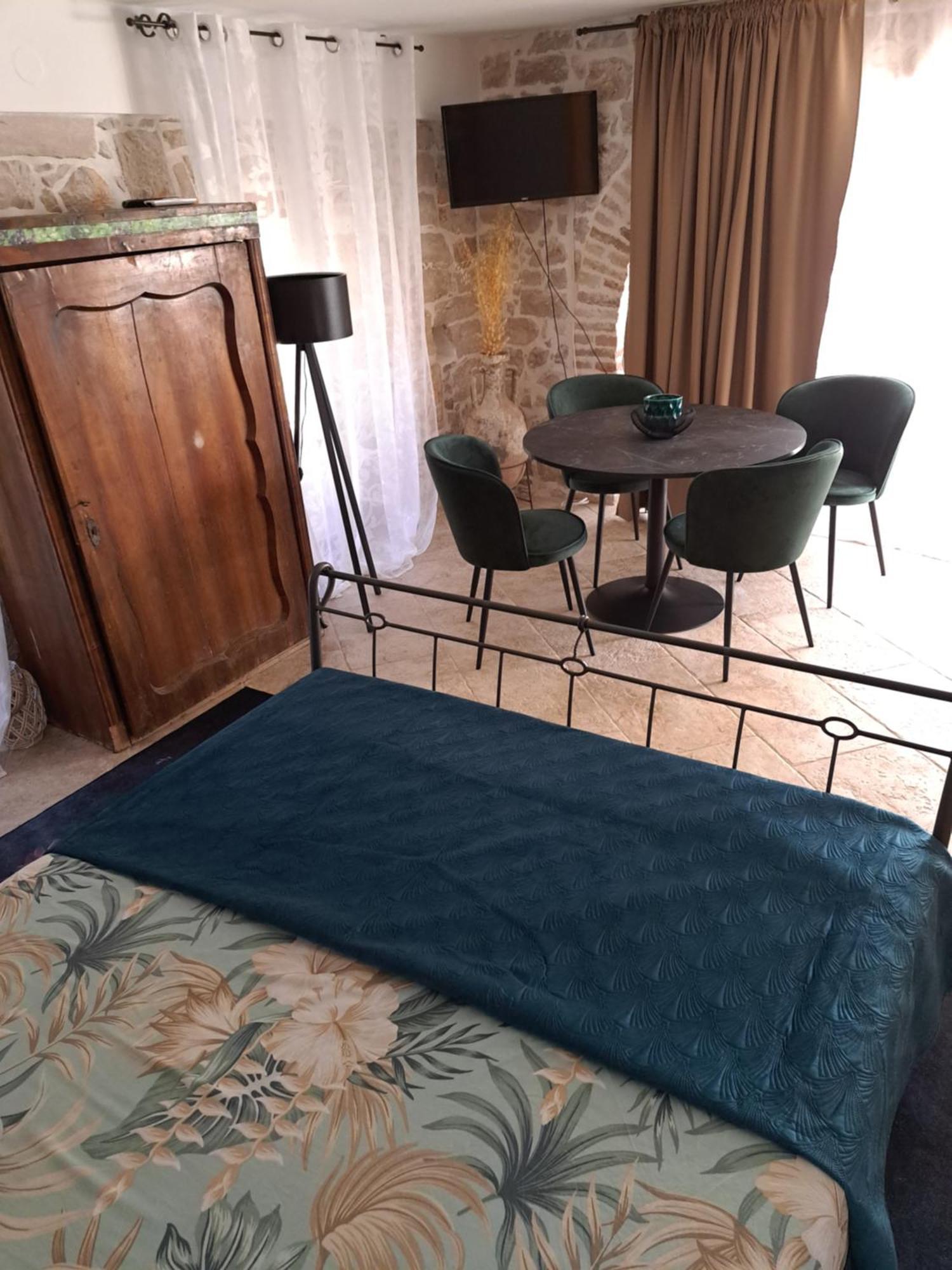 דירות Veli Iž Jardin Kapetanova Kuca מראה חיצוני תמונה