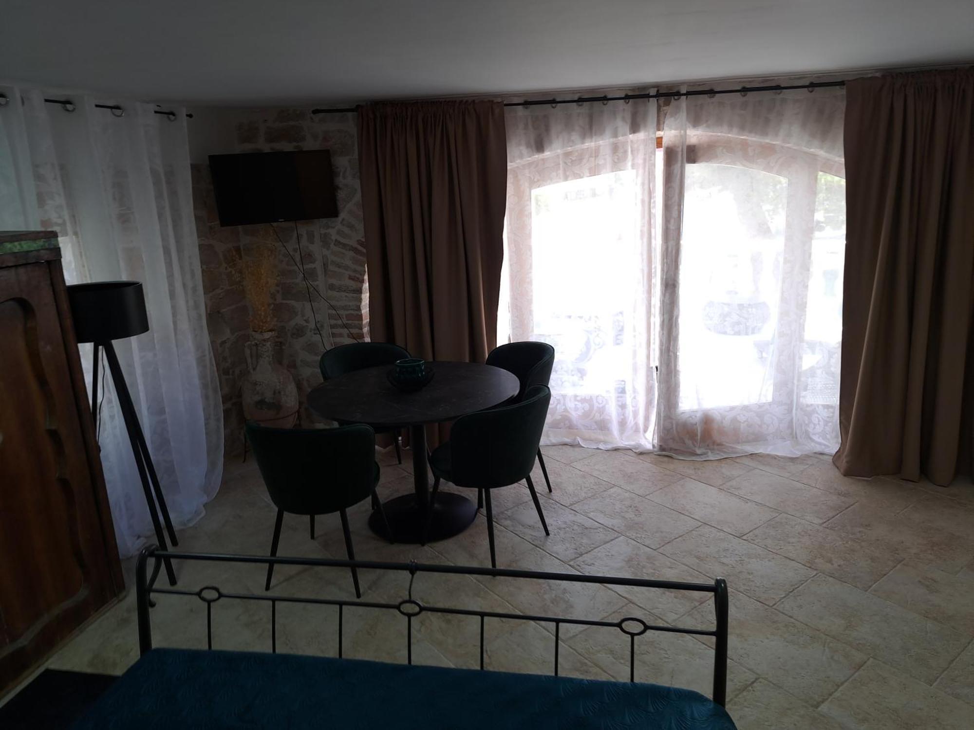 דירות Veli Iž Jardin Kapetanova Kuca מראה חיצוני תמונה